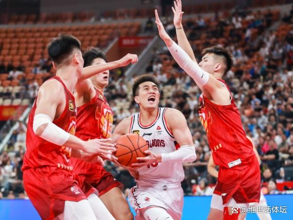 美国世俱杯-CBA名将对决！易建联迎战郭艾伦，谁能称王？